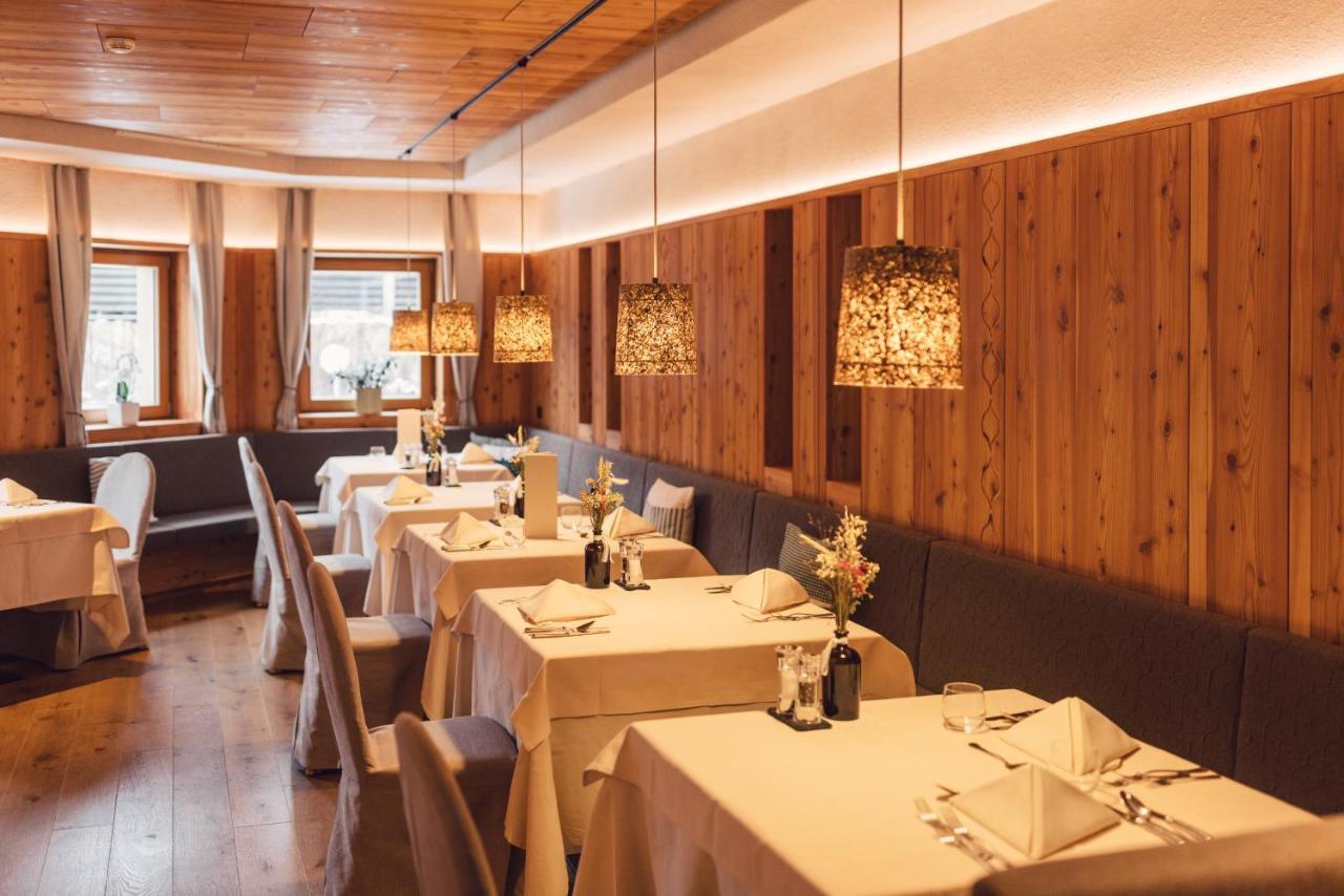 Hotel Restaurant Langgenhof Brunico Esterno foto