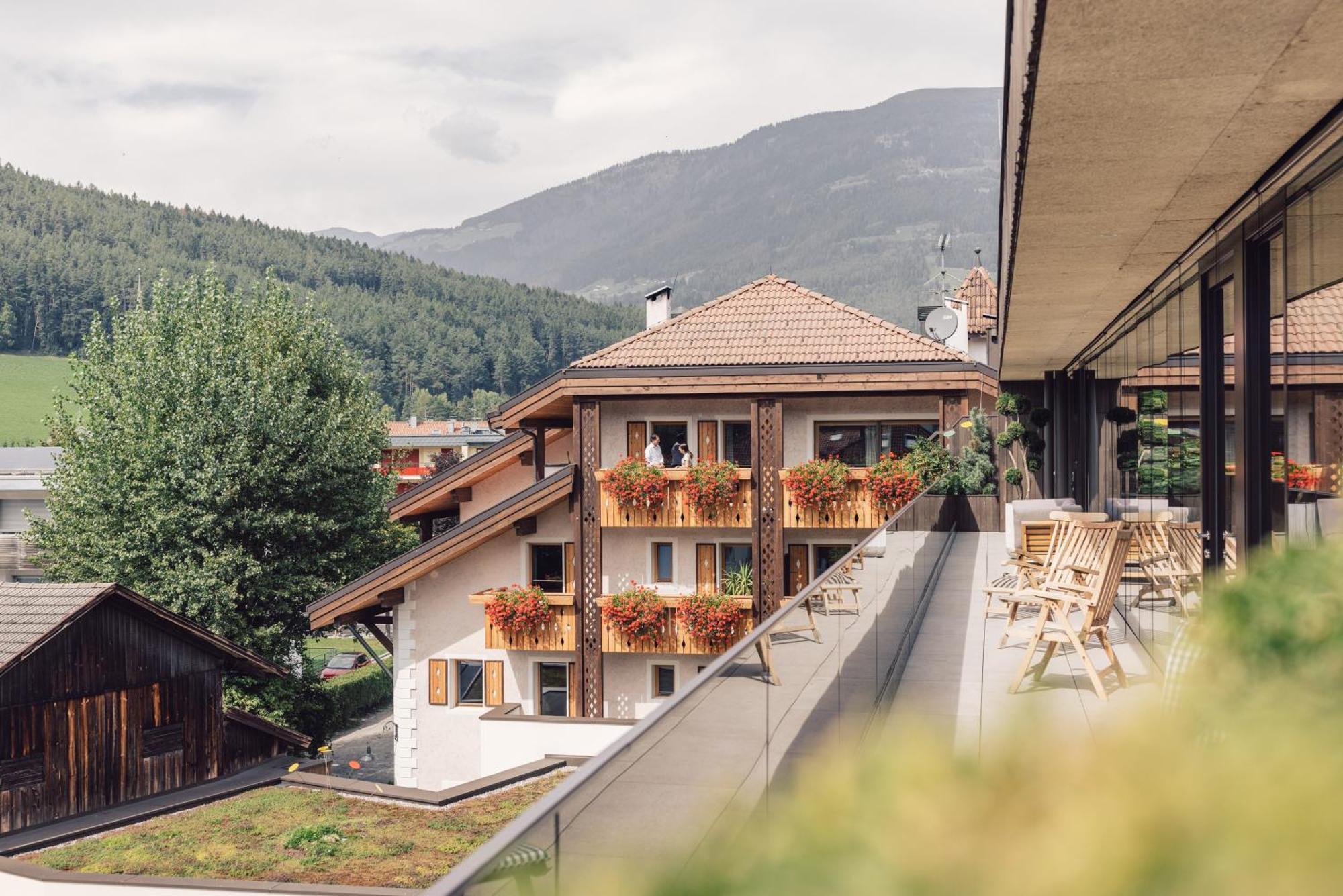 Hotel Restaurant Langgenhof Brunico Esterno foto