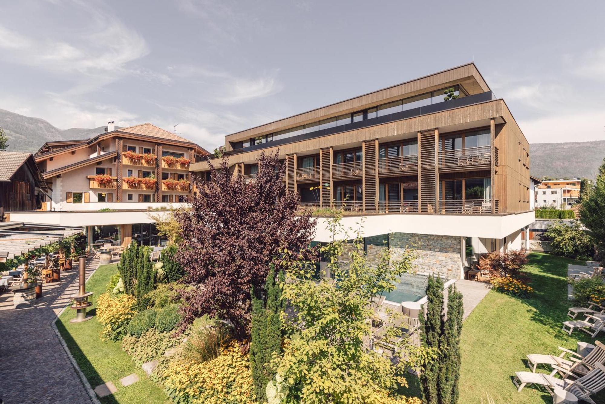 Hotel Restaurant Langgenhof Brunico Esterno foto
