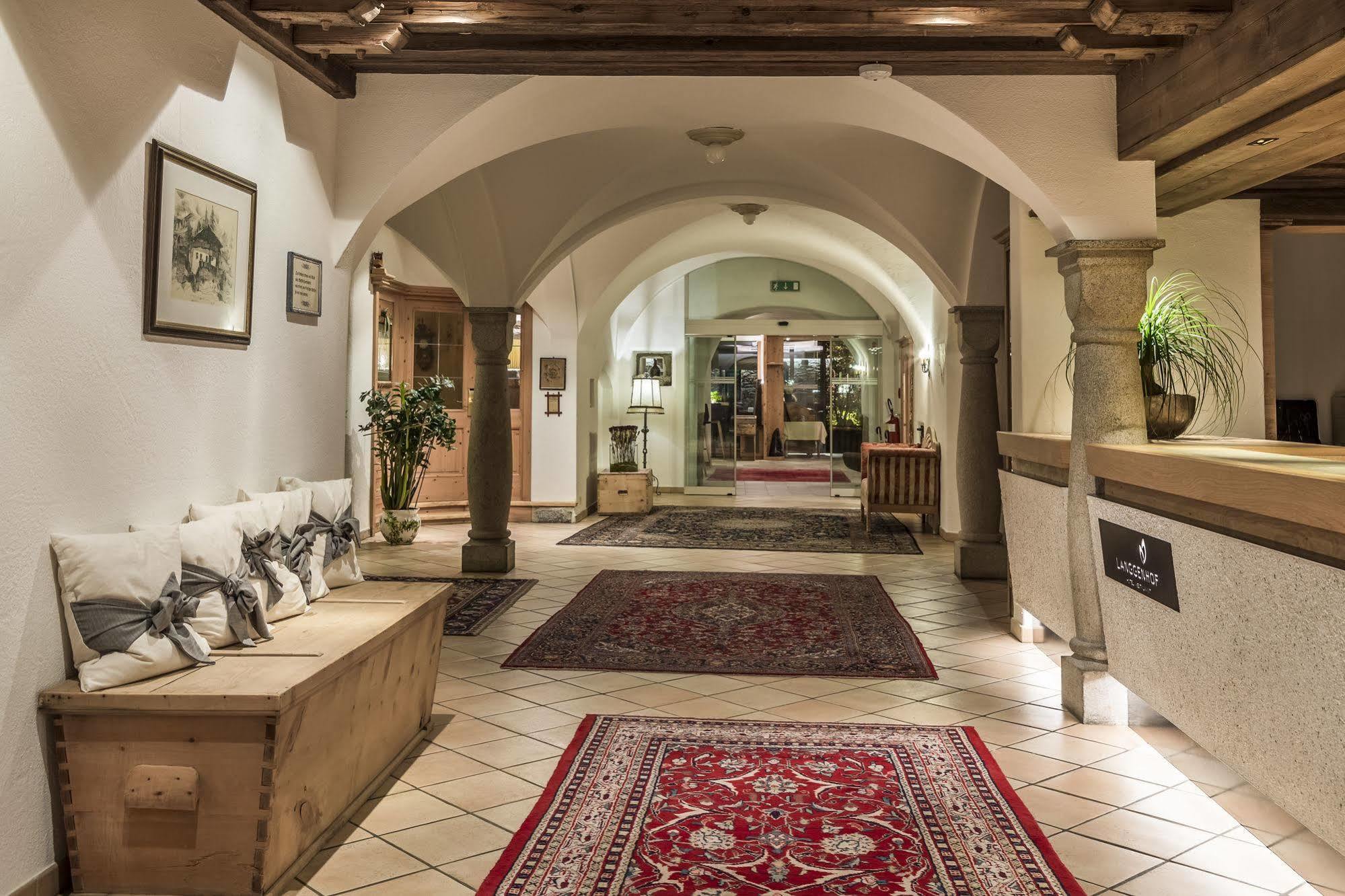 Hotel Restaurant Langgenhof Brunico Esterno foto